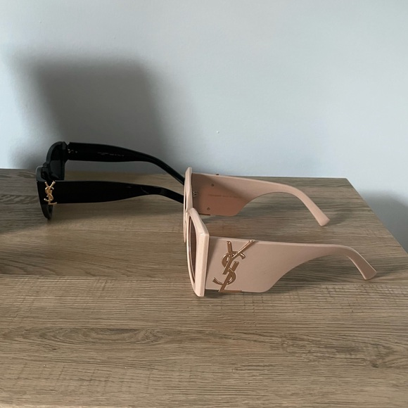 2 pairs of sunglasses - Picture 2 of 14